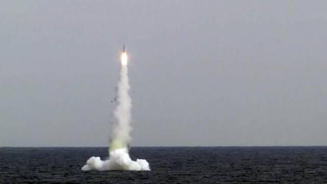 俄太平洋舰队潜艇在日本海进行“口径”导弹实弹射击演练