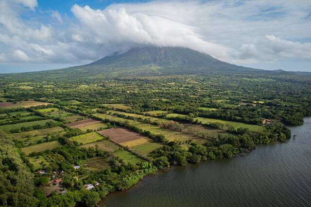 全球连线  在火山岛看风景，这个国家竟有世界7%物种