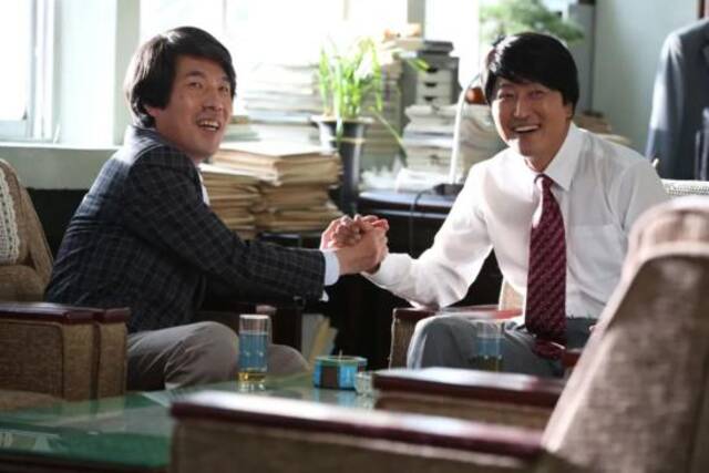 韩国电影《辩护人》剧照，卢武铉与文在寅被视为电影原型