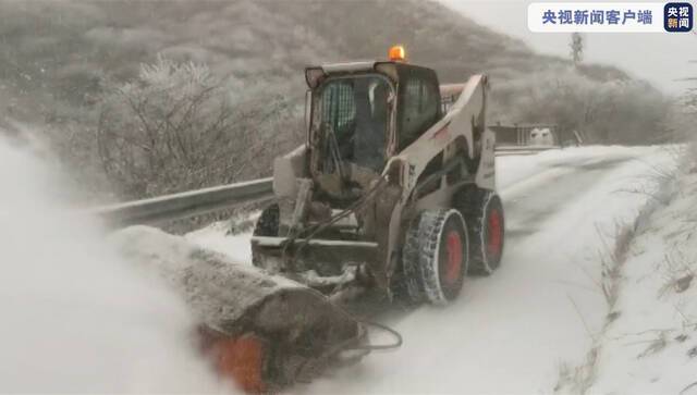 强降雪来袭！重庆各大高山景区启动除冰应急机制