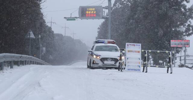 寒潮来袭 韩国济州岛大部地区发布大雪预警