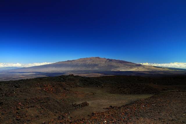 算上海平面以下夏威夷群岛的冒纳凯阿火山才是世界第一高峰