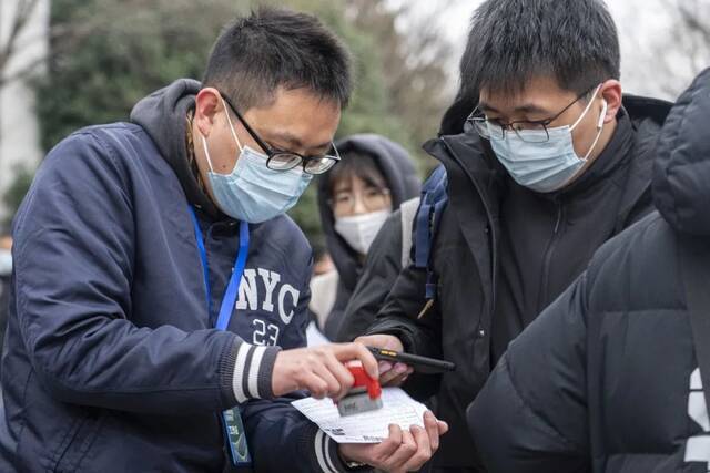 直击研考：东华呵护每一个努力的你！