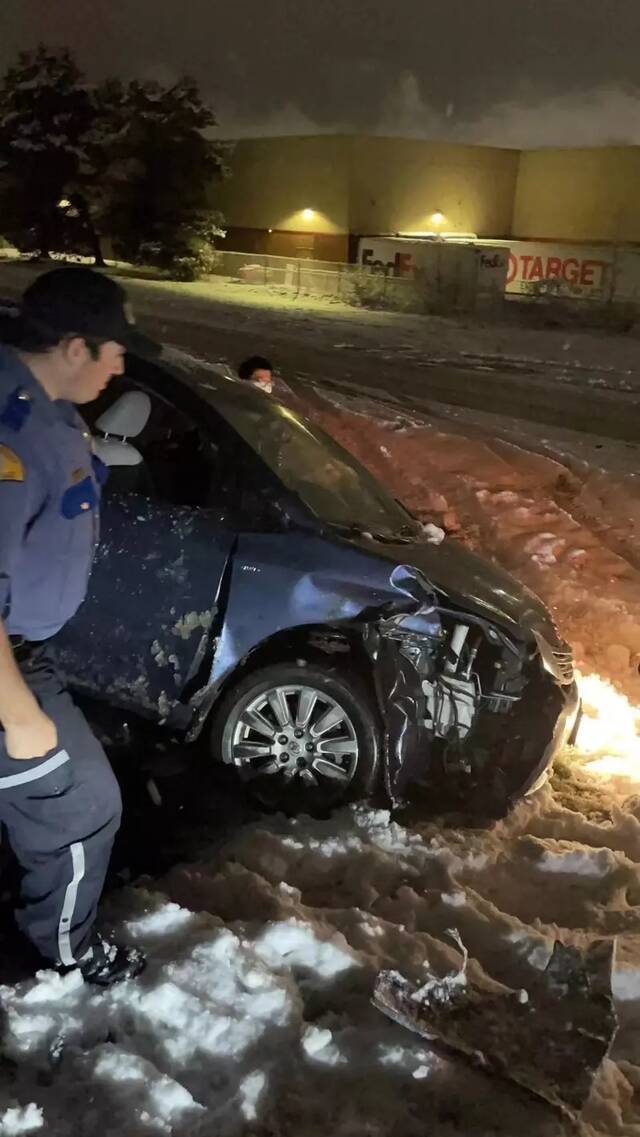 T先生和孩子遭遇车祸（美媒受访者提供）