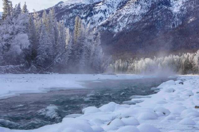 镜头丨雪韵东天山