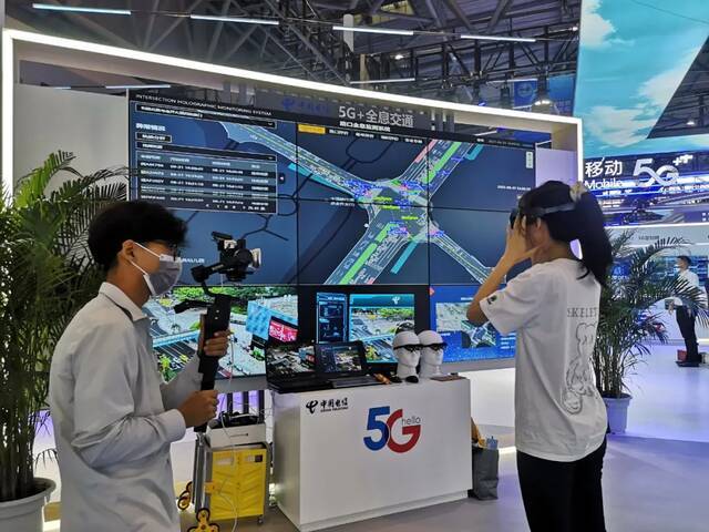 中国电信5G+全息交通系统重庆电信供图