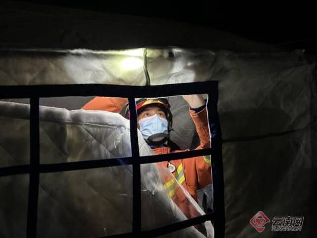 云南宁蒗县5.5级地震：消防救援人员已协助转移群众223人