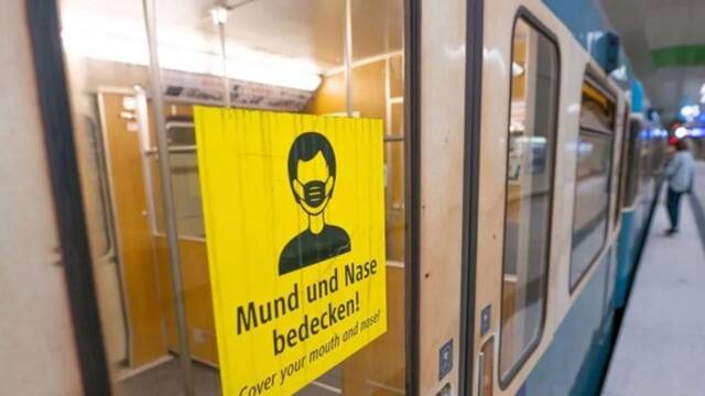 慕尼黑地铁车厢警示板图：德新社