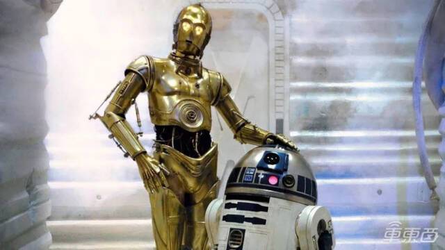 ▲ c-3po（左）和 r2d2（右）