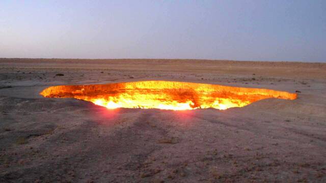 卡拉库姆之光！土库曼斯坦总统下令扑灭知名景点“地狱之门”燃烧长达50年