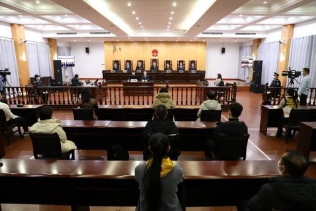 江歌母亲诉刘鑫案一审宣判 审判长表示刘鑫行为应予谴责