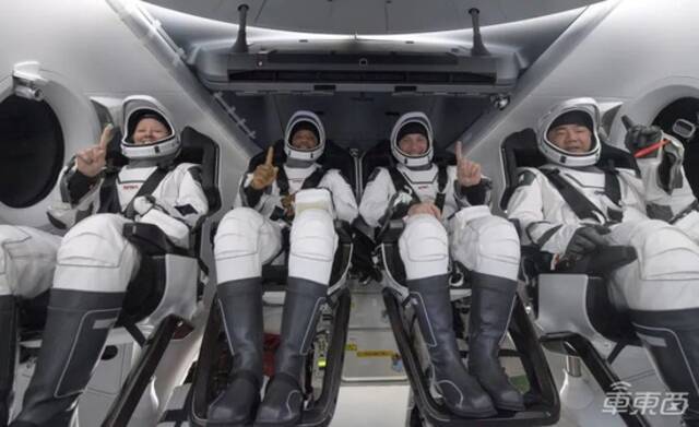 ▲SpaceX首次太空飞行的四名航天员