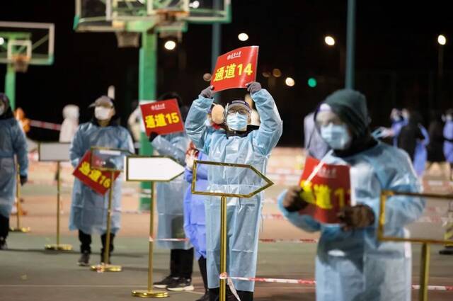 中国之声特别报道：以操场作“战场”！天津大学师生协力共战疫情