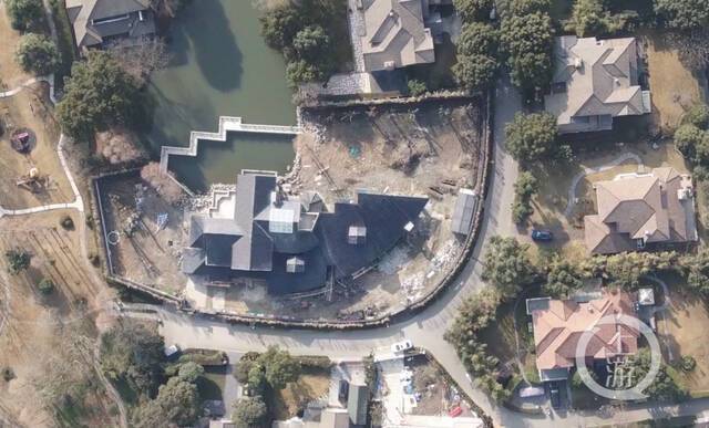 ▲1月12日，上海，从别墅航拍图可以看到，其施工尚未完工。摄影/上游新闻记者时婷婷