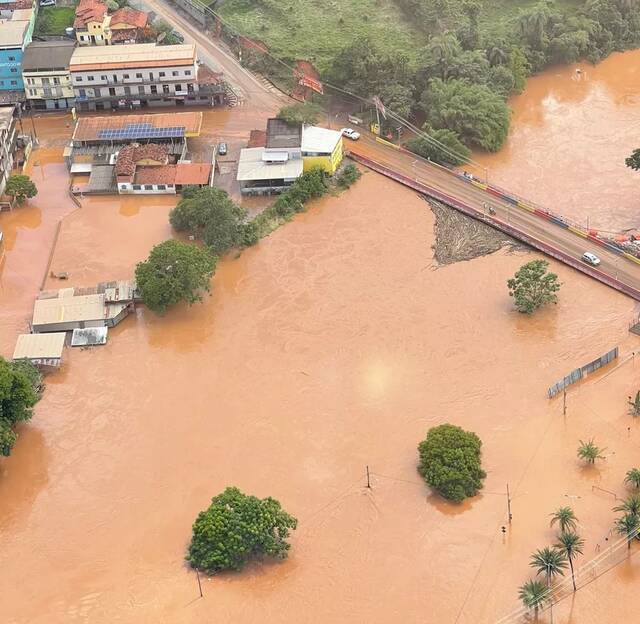 巴西米纳斯吉拉斯州大雨成灾 累计24人丧生