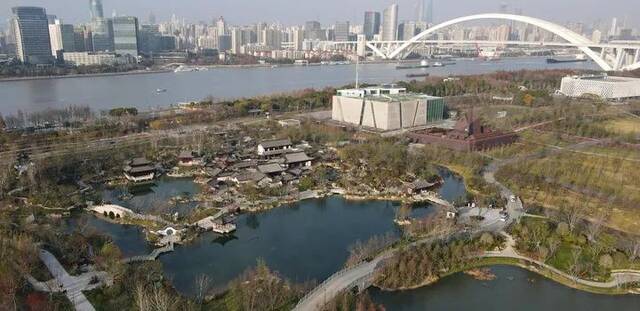 俯瞰位于上海浦东新区的上海世博文化公园北区内名为“申园”的中式园林。新华社记者方喆摄