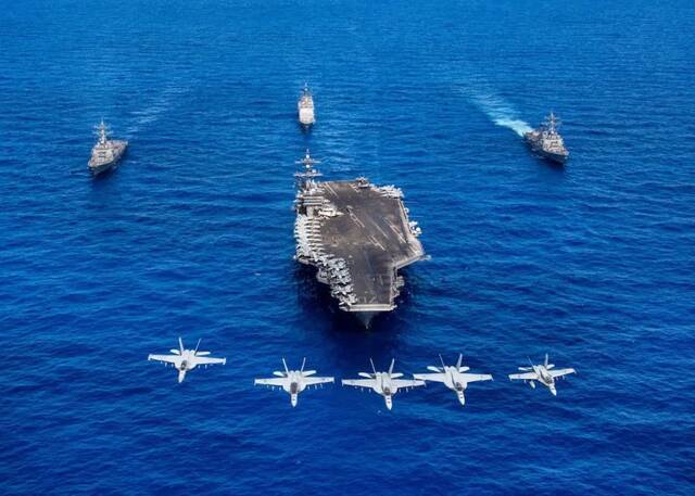 三艘，不，四艘美国航母正向中国“最强示威”