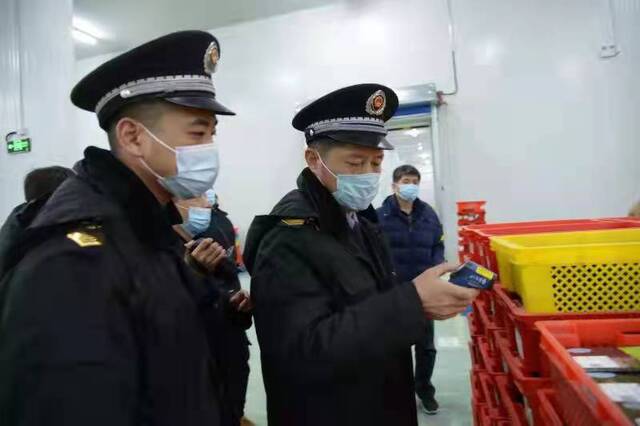 北京启动节前食品安全检查，农贸市场进口冷链工作人员核酸3天一测