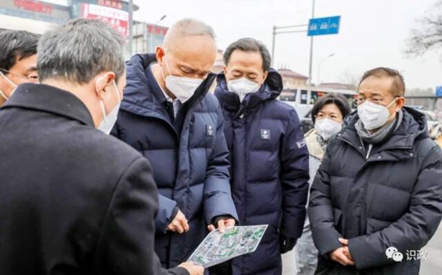 了解封控措施落实情况