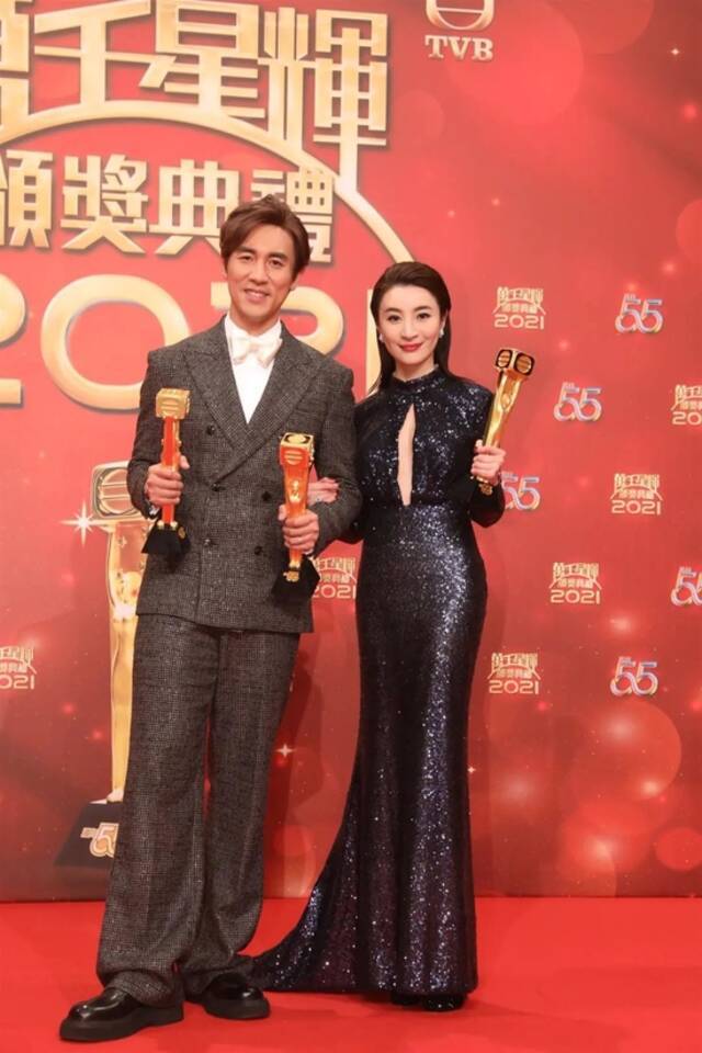 谭俊彦和林夏薇分别拿到TVB的“最佳男主角”与“最佳女主角”，备受争议。