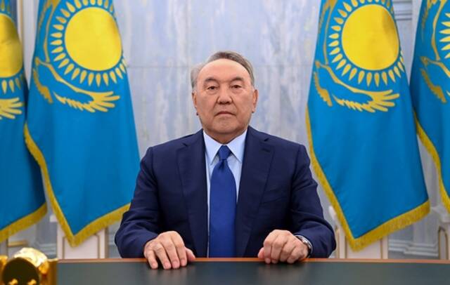 当地时间2022年1月18日，哈萨克斯坦努尔苏丹，哈萨克斯坦首任总统纳扎尔巴耶夫自该国1月大规模骚乱事件以来首次向该国民众发表讲话。本文图片均为澎湃影像图