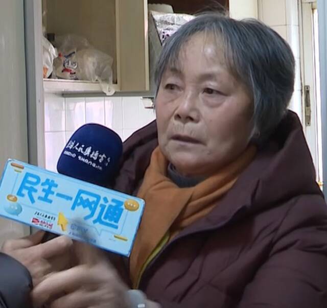 房屋像豆腐块般摇晃，墙体裂缝“遍地开花”，沪一小区居民三年来住得心惊胆战！