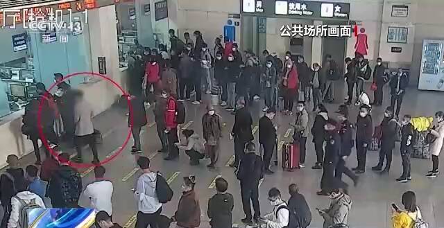 广州一男子拒出示健康码 袭击工作人员被拘