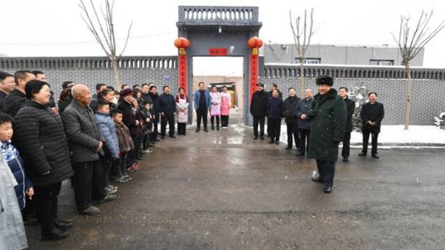 习近平山西考察看望慰问受灾群众