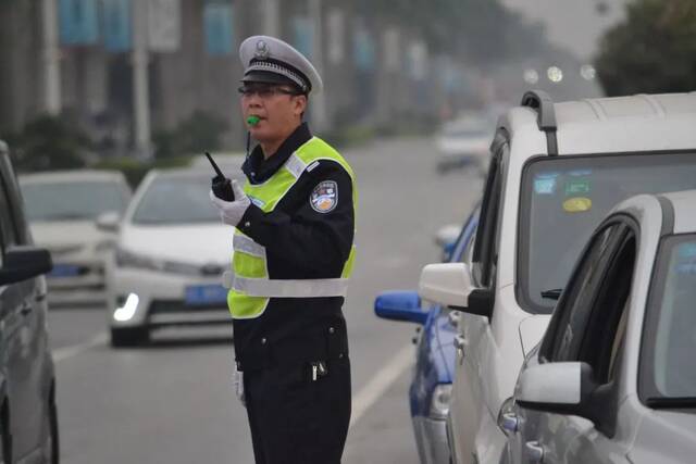 石殿春：做道路交通管理的“实干家”｜广西公安百名英模之交警荣光