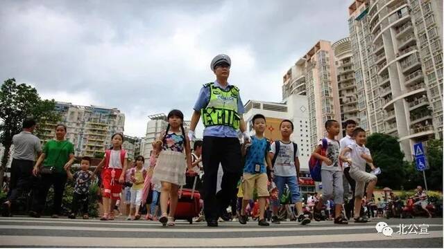 石殿春：做道路交通管理的“实干家”｜广西公安百名英模之交警荣光