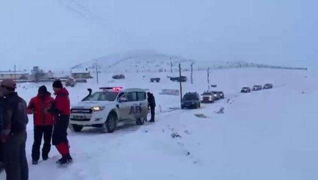 土耳其东部发生雪崩 致两人死亡