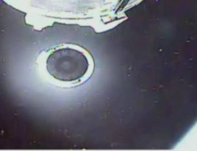 韩国公开罗老号首次发射失败有关影像（由于两片整流罩中的一片没能成功分离，导致科学卫星未能进入预定的轨道）