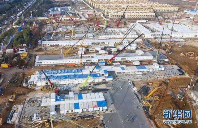 武汉火神山医院建设工地（无人机照片），图自新华社。