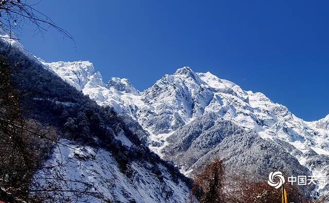 云南迪庆州德钦县雪景杨丽波摄