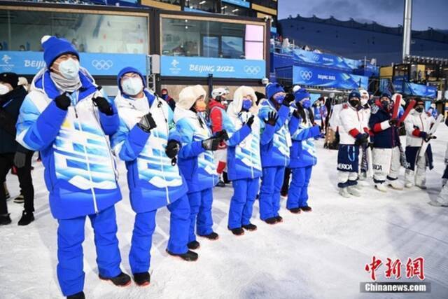 冬奥会首场雪上项目比赛亮相云顶滑雪公园