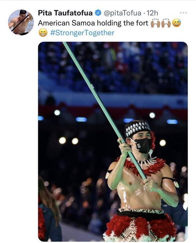 “不怕冷”的美属萨摩亚旗手入场后，国际奥委会官方推特艾特了汤加的他