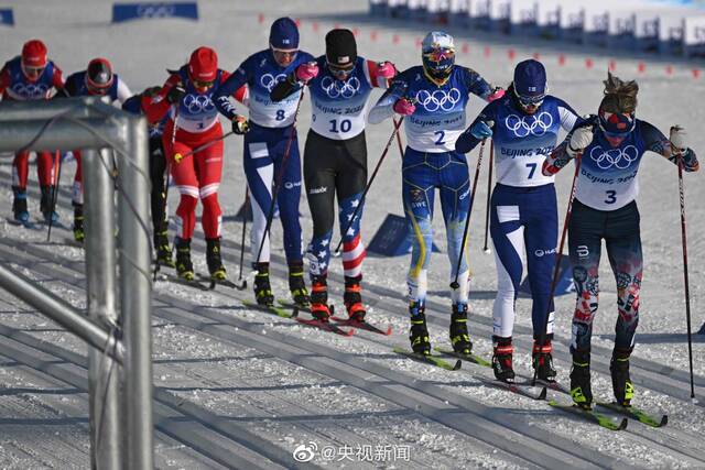 北京冬奥会首金！挪威选手夺得越野滑雪女子双追逐赛金牌