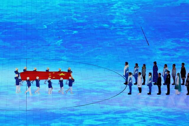 五环破冰而出的瞬间，全网热血沸腾！网友：北京冬奥开幕审美真的绝了！