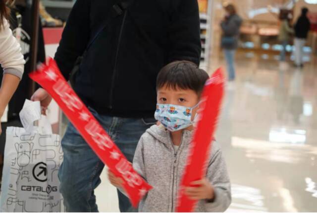 港媒：有香港市民表示开幕式过程十分精彩，令人感动