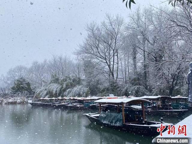 杭州西湖雪景。杭州西湖景区公安供图