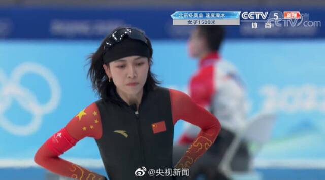 速度滑冰女子1500米决赛 中国选手阿合娜尔闯入1分59秒大关