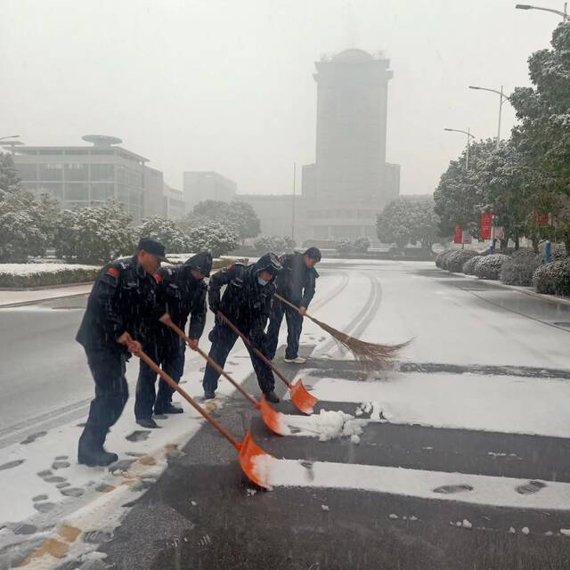 抢不到冰墩墩的你，快来南航看“雪绒绒”吧！