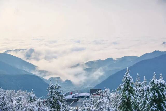 我怕初七的大雪漫天，你收不到我的祝福，于是……