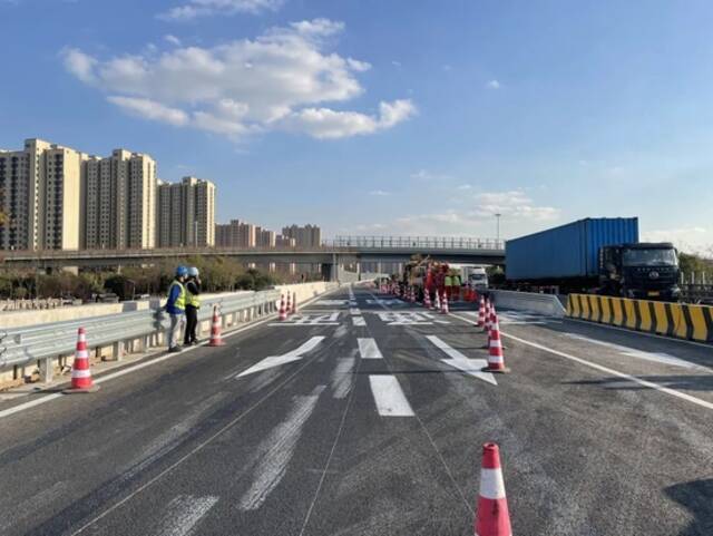 上海首条智慧高速公路计划今年年底全线路面完工通车！它有这些与众不同之处