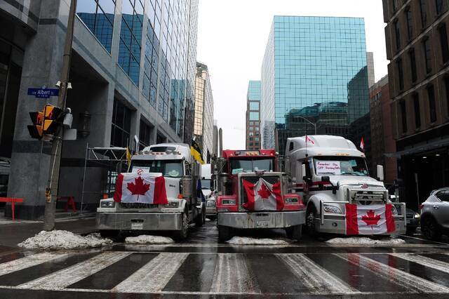 抗议司机们在渥太华堵塞道路图片来源：澎湃影像