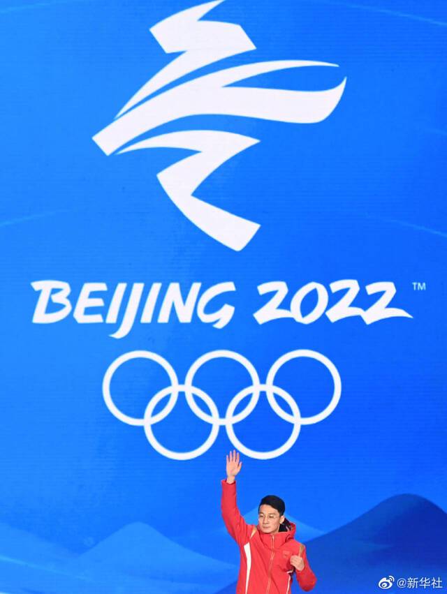 三面五星红旗升起！中国健儿领奖高清大图来了