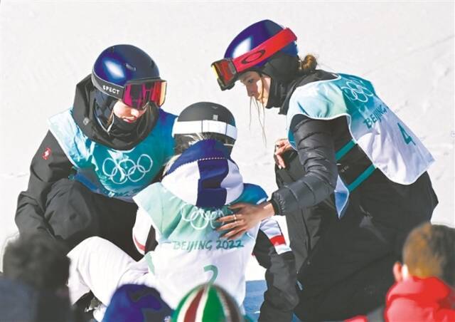 谷爱凌获得冬奥史上首枚自由式滑雪女子大跳台金牌我只是在突破自己