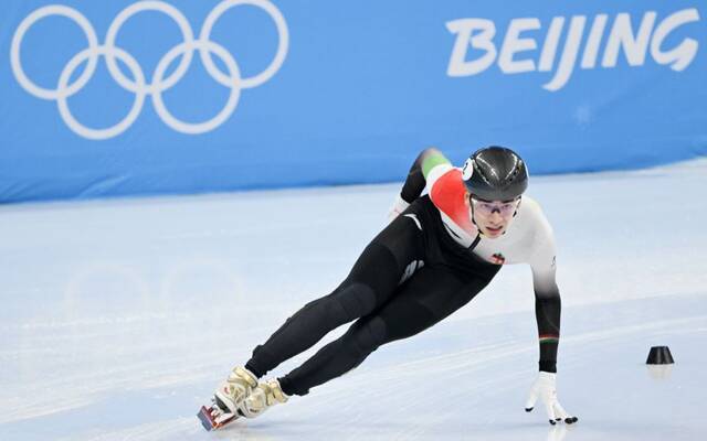 刘少林在男子1500米1/4决赛中打破了该项目冬奥纪录。图/新华社