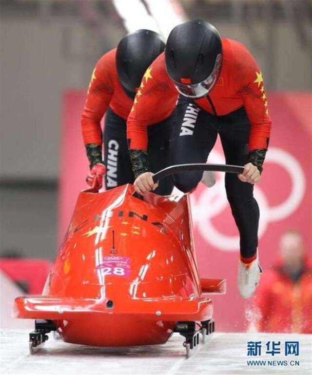 中国雪车队在2018年韩国平昌冬奥会图源：新华社