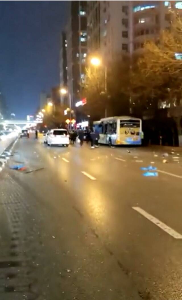 辽宁沈阳一公交车发生爆炸 致1人死亡